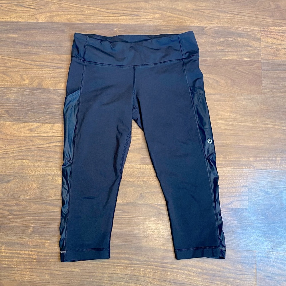 Lululemon black Capri leggings size 6